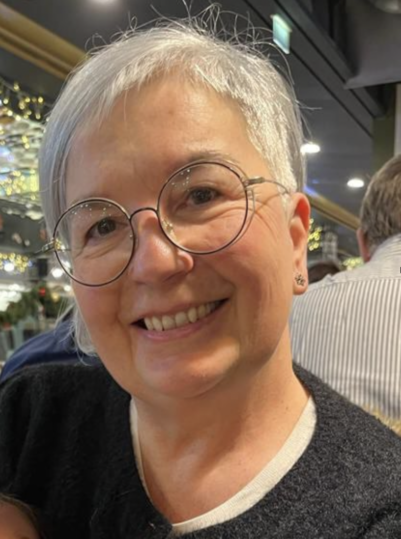 Portrait d'Odile praticienne en Yoga du rire et infirmière