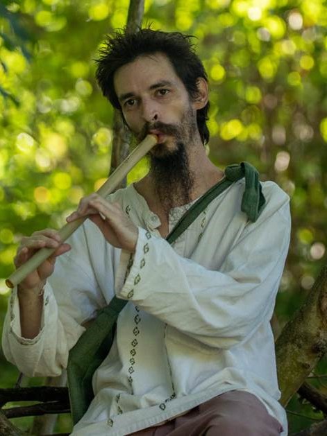 Portrait de Florent luthier musicien