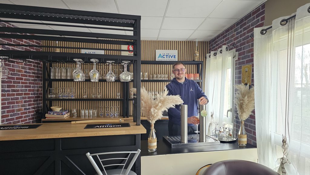 Un bistrot ouvert au public à l’EHPAD Raymond Dufay de Longuenesse : un tiers-lieu au service du lien social