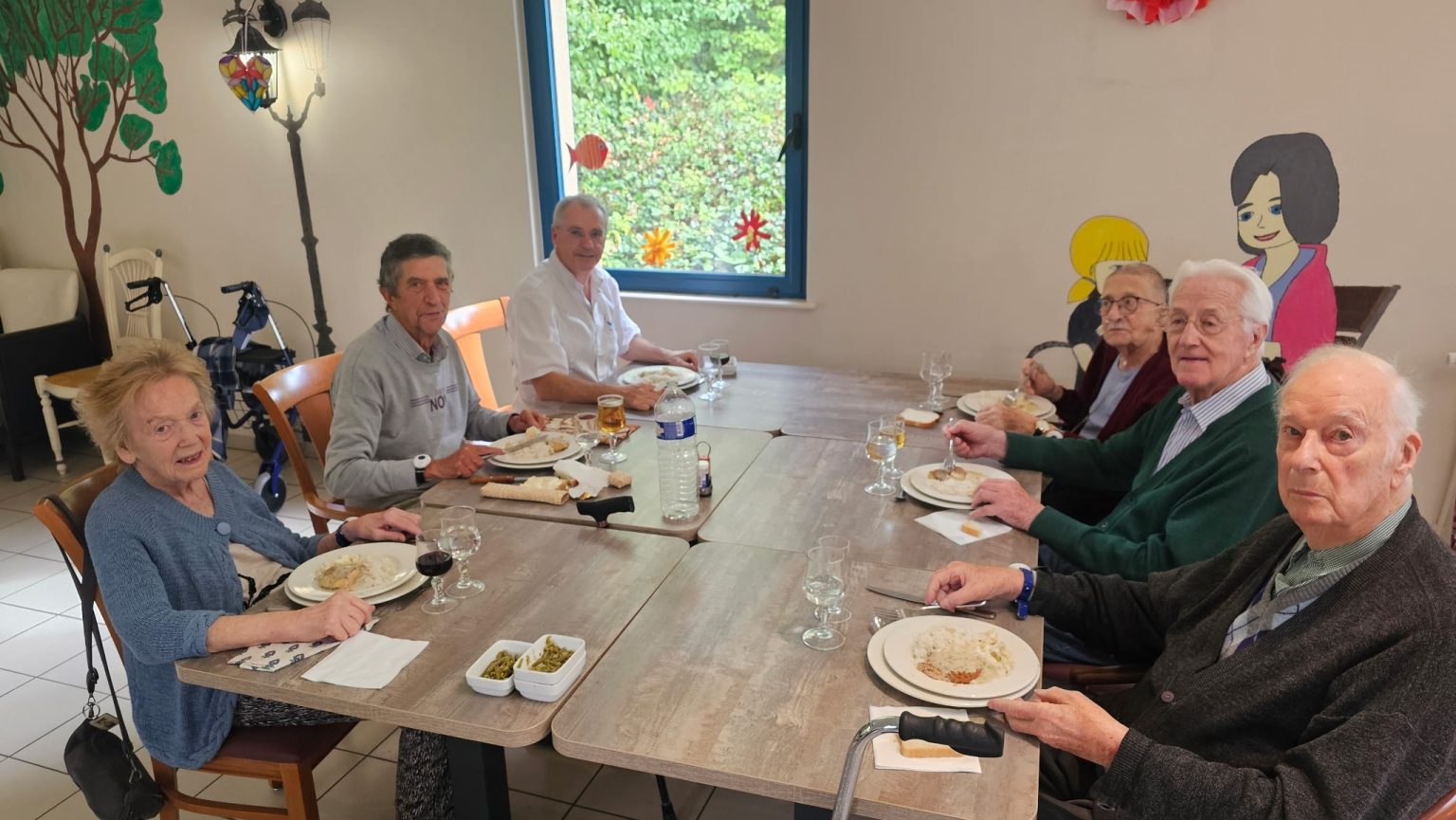 Des repas partagés et animés pour créer du lien en EHPAD